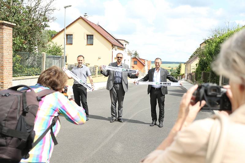 Ze slavnostního otevření zrekonstruované ulice Žižkova v Benátkách nad Jizerou.