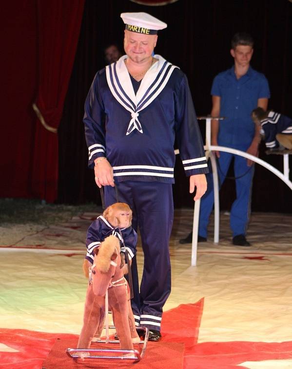 Cirkus Bernes, který patří rodině Berousků, odstartoval svoje podzimní turné v Mladé Boleslavi.