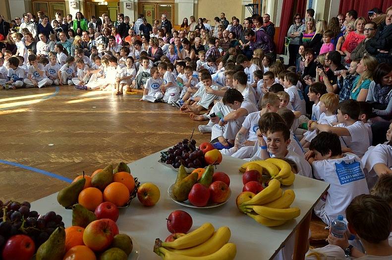 Vem Camará Capoeira Batizado e Troca de cordas 2014