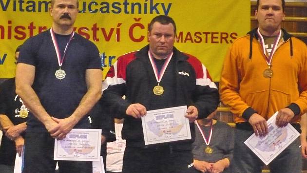 Boleslavák Zdeněk Šudoma (vlevo) si přivezl z miistrovství republiky Masters stříbrnou medaili.