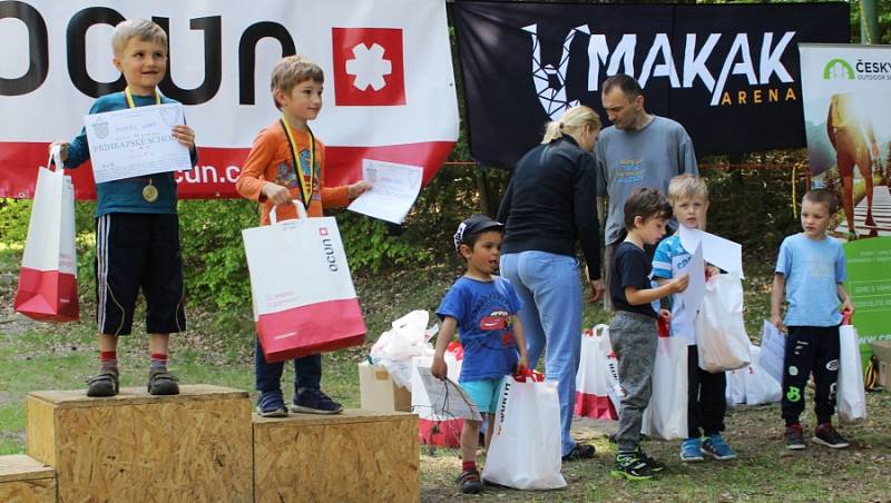 Tradiční Běh do příhrazských schodů v Příhrazích na Mnichovohradišťsku přilákal na start přes stovku závodníků.