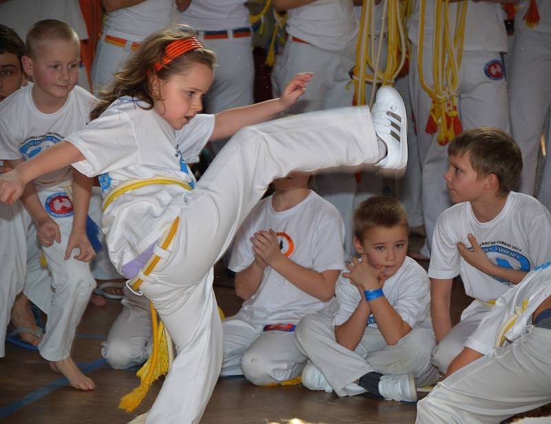 Vem Camará Capoeira Batizado e Troca de cordas 2014