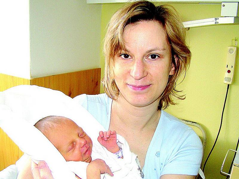 ANIČKA Valentová je (zatím) jedináček, měřila 48 cm, vážila 2,77 kg a rodiče Hana a Aleš z Mladé Boleslavi jí již plánují dva další sourozence. 