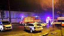 Naproti hlavnímu nádraží v Mladé Boleslavi hořely firemní haly