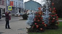 Mladá Boleslav - Adventní trhy s historicky největší světelnou výzdobou a ruským kolem začaly v Mladé Boleslavi v pátek odpoledne.