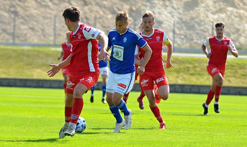 ČFL, 29. kolo: FK Mladá Boleslav B (v modrém) - FK Pardubice B (2:0)