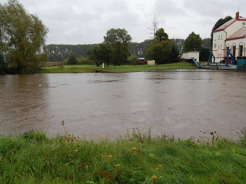 Povodně na Bakovsku - Jez