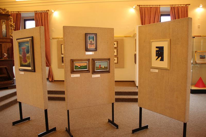 Slavnostní vernisáž, která se konala v sobotu 16. září v Muzeu Benátky nad Jizerou, zahájila unikátní výstavu světoznámého výtvarníka Kamila Lhotáka.