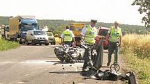 Policisté vyšetřují tragickou nehodu motocyklisty u Vlkavy.