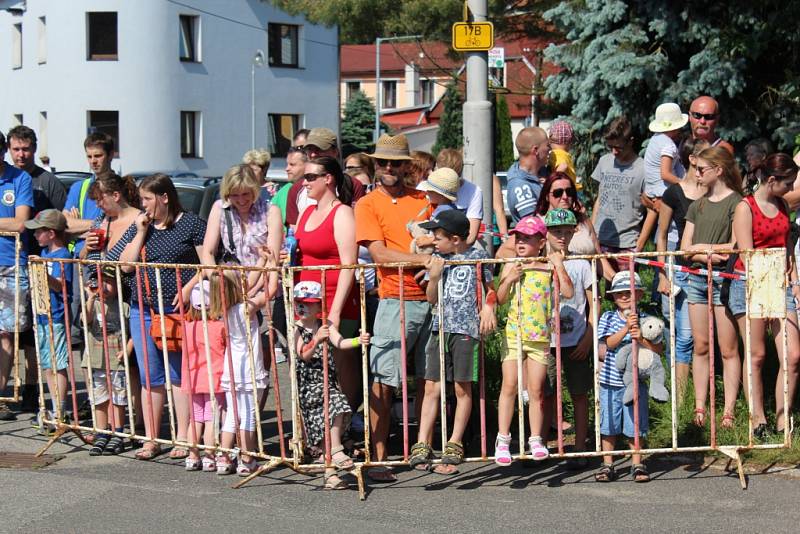 Na dětském dni se představili hasiči i kynologové