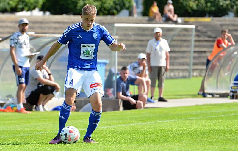 ČFL, 29. kolo: FK Mladá Boleslav B (v modrém) - FK Pardubice B (2:0)