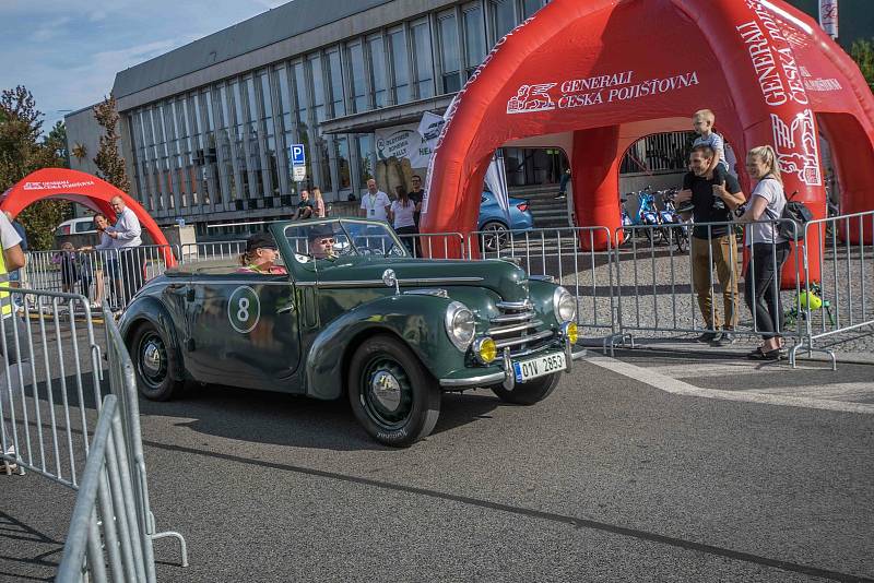 Ze stratu Oldtimer Bohemia Rally 2020.