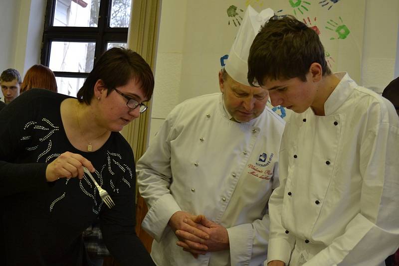 Zakončení kurzu studené kuchyně na škole v Horkách