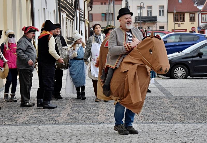 Masopustní veselí v Bělé pod Bezdězem.