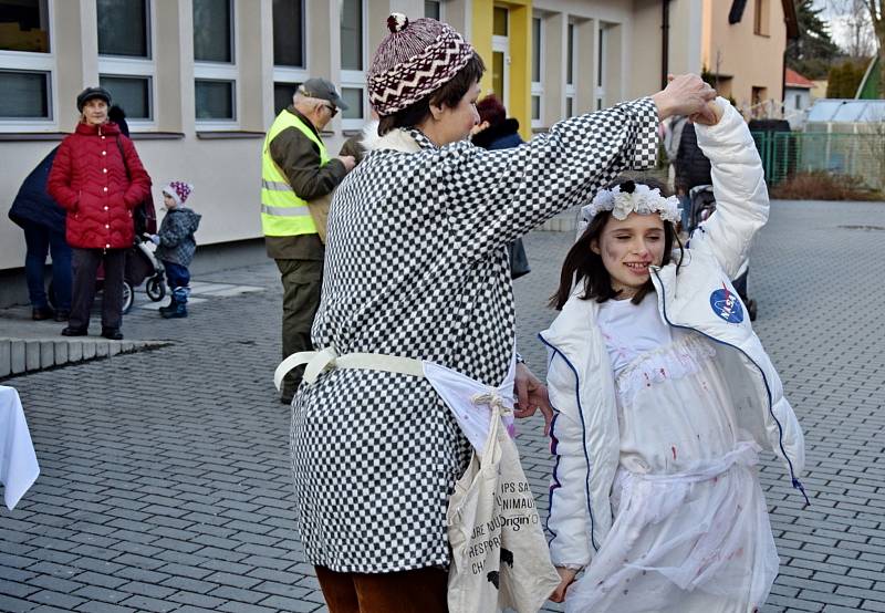 Masopustní veselí v Bělé pod Bezdězem.