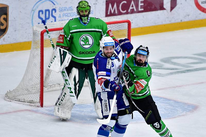 Hokejisté Mladé Boleslavi (v zeleném) si vyšlápli i na Brno