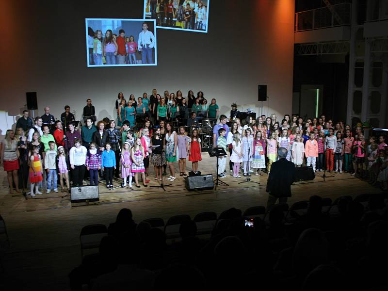 Slavnostní koncert ke čtyřicetinám pěveckého sboru Paprsek.