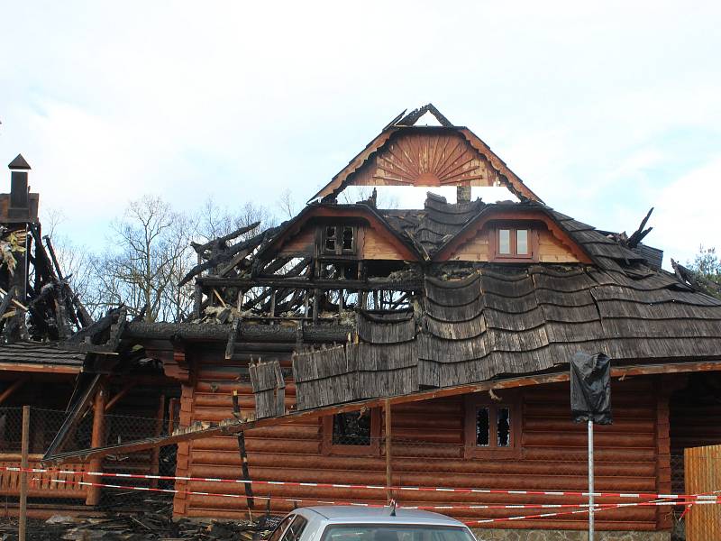 Spáleniště motorestu 4 kameny u Brandýsa nad Labem.