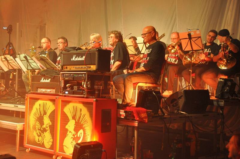 V rámci svého podzimního turné se hudební skupina Harlej po dvou letech opět vrátila do pražské Lucerny. 