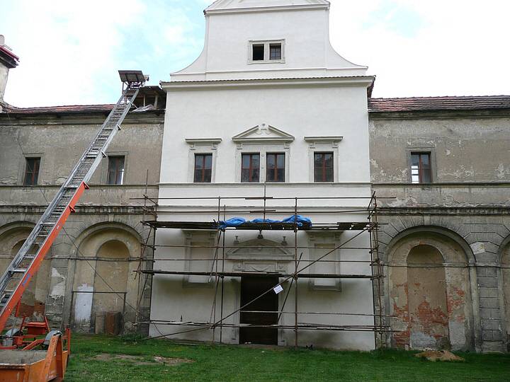 Rekonstrukce zámku v Bělé pod Bezdězem