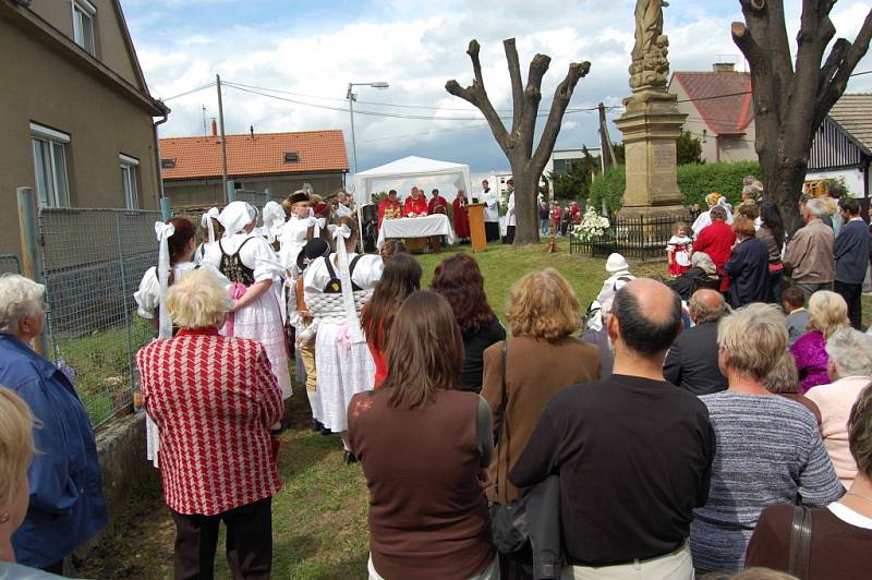 Mše pod širým nebem a svěcení kapličky v Řepově