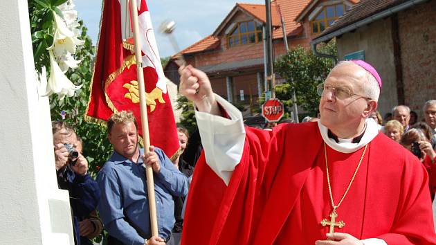 Mše pod širým nebem a svěcení kapličky v Řepově