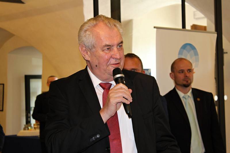 Prezident Miloš Zeman navštívil město Dobrovice.