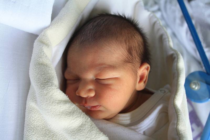 ROMEO ROMAN Kilak se narodil 2. února mamince Michaele a tatínkovi Romanovi v děčínské porodnici. Vážil 3,28 kg a měřil 49 cm. 