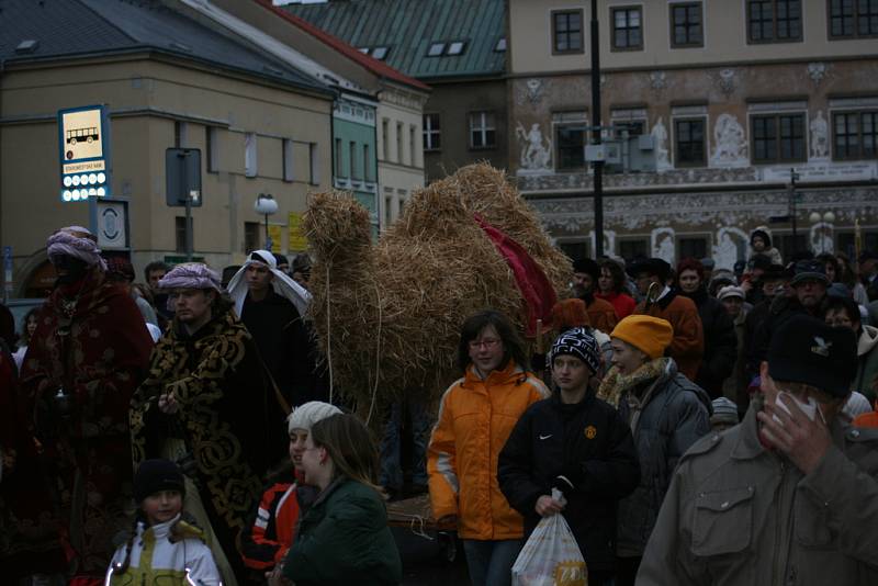 Průvod se vydal z Českobratrského náměstí na nádvoří hradu.