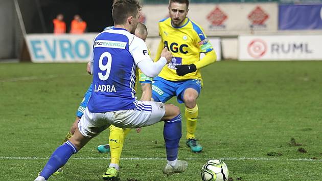 Teplice (ve žlutém) podlehly doma Mladé Boleslavi 0:2