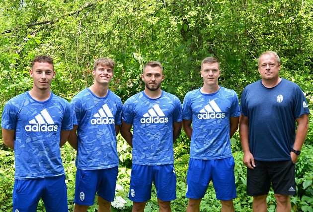 Dalšími hráči, kteří v průběhu letního přípravného období prodloužili profesionální kontrakty v FK Mladá Boleslav, jsou Ondřej Karafiát, Tomáš Ladra, Ladislav Krobot a Lukáš Mašek.