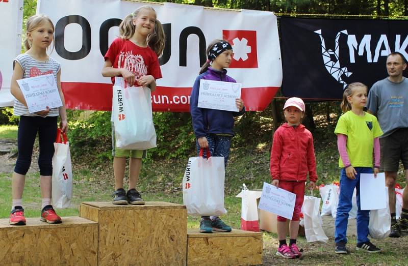 Tradiční Běh do příhrazských schodů v Příhrazích na Mnichovohradišťsku přilákal na start přes stovku závodníků.