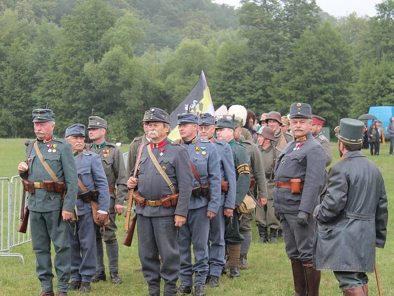 Střelba a výbuchy zněly v sobotu odpoledne 23. června z Krásné louky v Mladé Boleslavi.