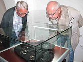V Muzeu Mladoboleslavska až do neděle zhlédnete výstavu pokladu unikátního, který našel poctivý nálezce v Podlázkách