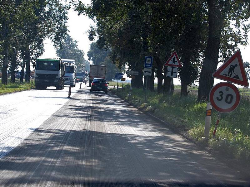 Oprava silnice na trase Mladá Boleslav - Nymburk mezi rychlostní komunikací R10 a Libichovem.