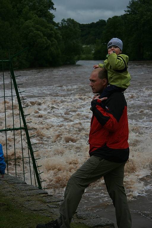 Velká voda na Mladoboleslavsku v neděli 2. června večer