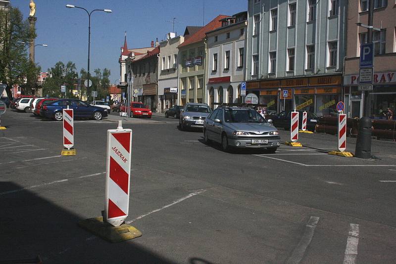Dopravní omezení kvůli výměně kanalizačního řadu v centru Mladé Boleslavi.