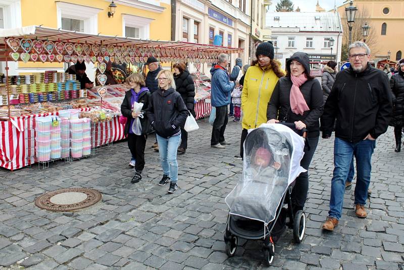 Z velikonočního jarmarku na Českobratrském náměstí v Mladé Boleslavi.