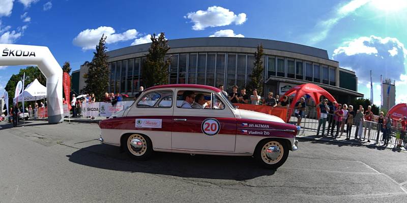 Oldtimer Bohemia Rally 2021 lákala fanoušky motorsportu