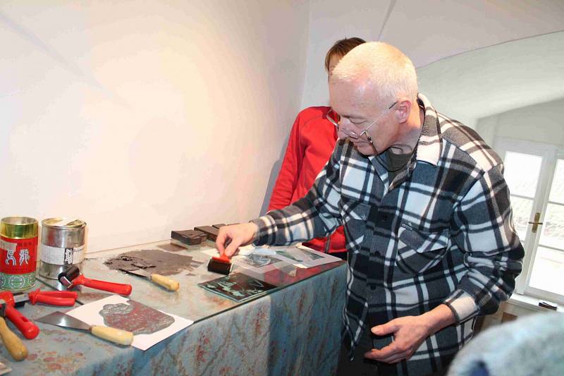 Tiskařská dílna se otevřela v infocentru v Bělé pod Bezdězem