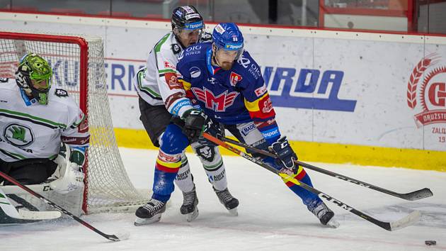 Mladá Boleslav vyhrála v nedělním zápase hokejové extraligy na ledě Českých Budějovic 6:2.