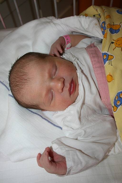 Lucie a Jirka Muláčkovi z Milovic jsou od 4. března rodiči Emy. Ta po porodu vážila 3,45 kg a měřila 50 cm.