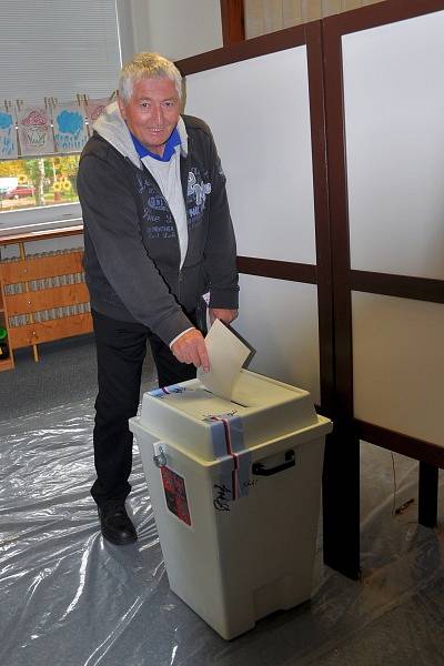 Volby v Mnichově Hradišti objektivem fotoaparátu Vladislava Fanty.