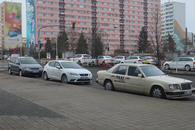 Řidiči taxislužeb na Mladoboleslavsku nepotkali po uzavření okresů žádnou policejní kontrolu.