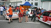 Slavnostní show a technická přejímka před zahájením Rally Bohemia