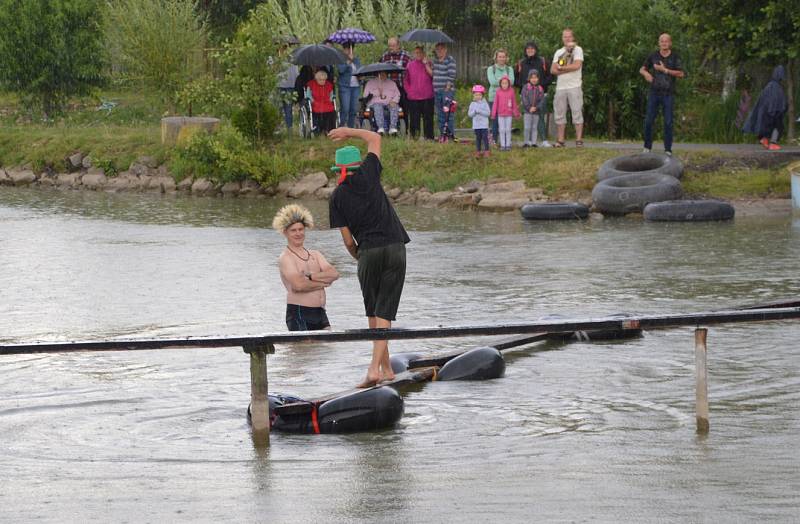 Neckyáda v Dolním Bousově.