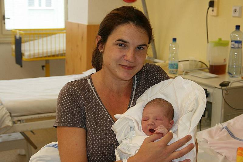Olga Šotolová se narodila 27. října, její váha byla 3,5 kg a měřila 48 cm. Šťastní rodiče Michaela a Jiří pochází z Milovic. 