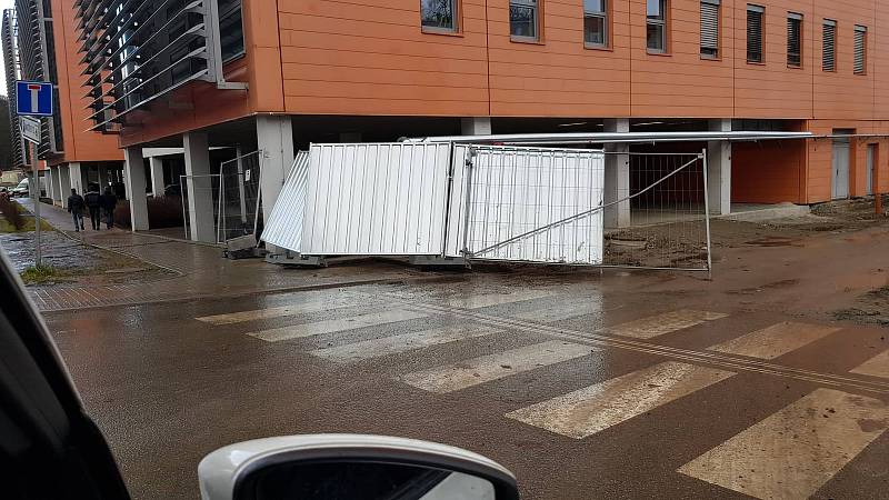 Následky větrné smršti z Mladé Boleslavi