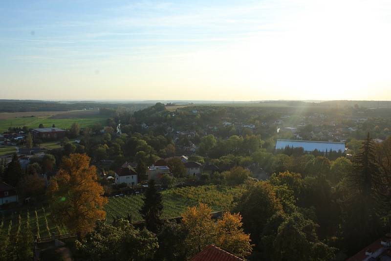 Posezení s burčákem v Benátkách nad Jizerou