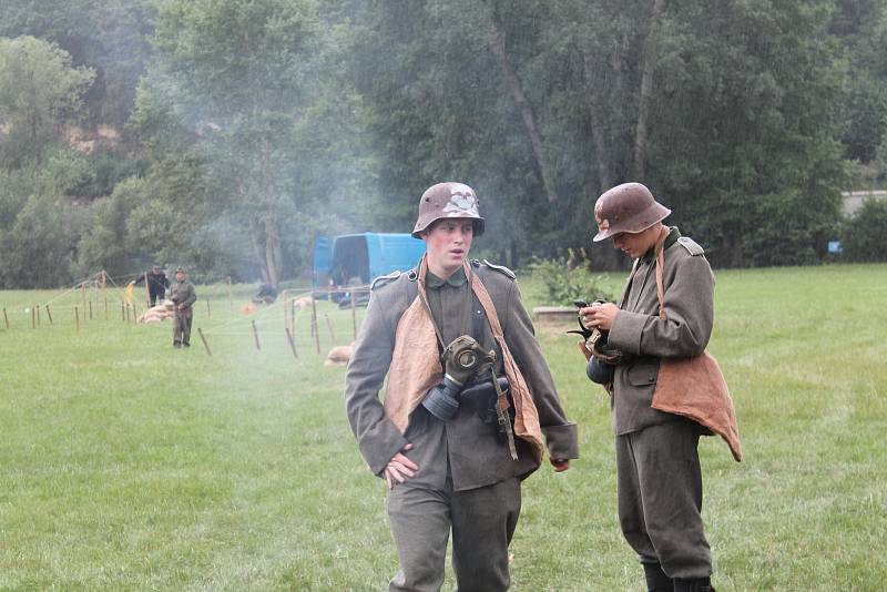 Střelba a výbuchy zněly v sobotu odpoledne 23. června z Krásné louky v Mladé Boleslavi.